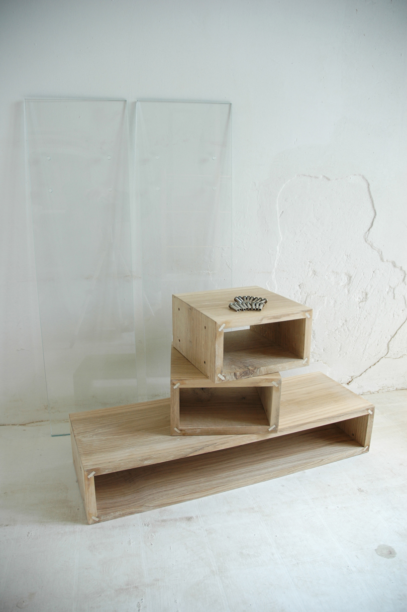 Floating oak Console