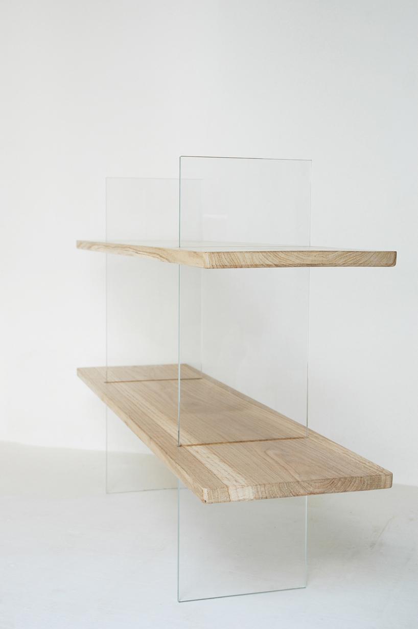 Floating Oak Low Bookshelf. Vetro edition 